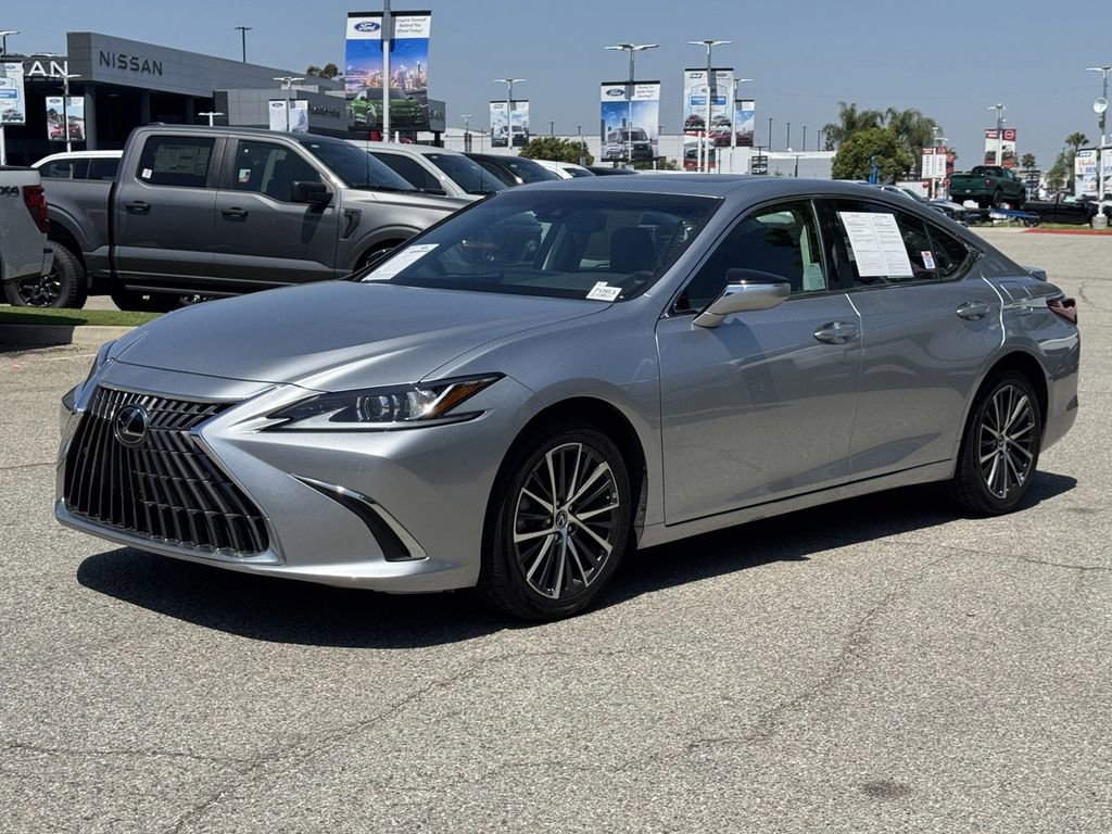 Used 2023 Lexus ES 250 w/ Premium Package AWD/4WD image 3