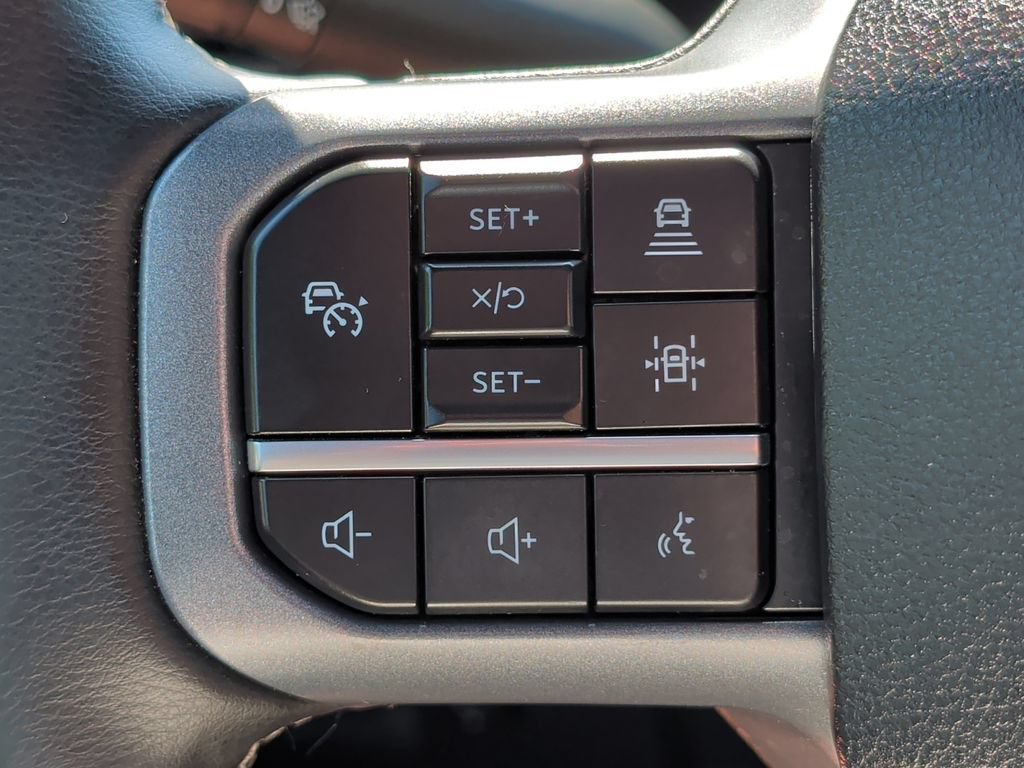 Used 2025 Ford F150 Lariat AWD/4WD image 12