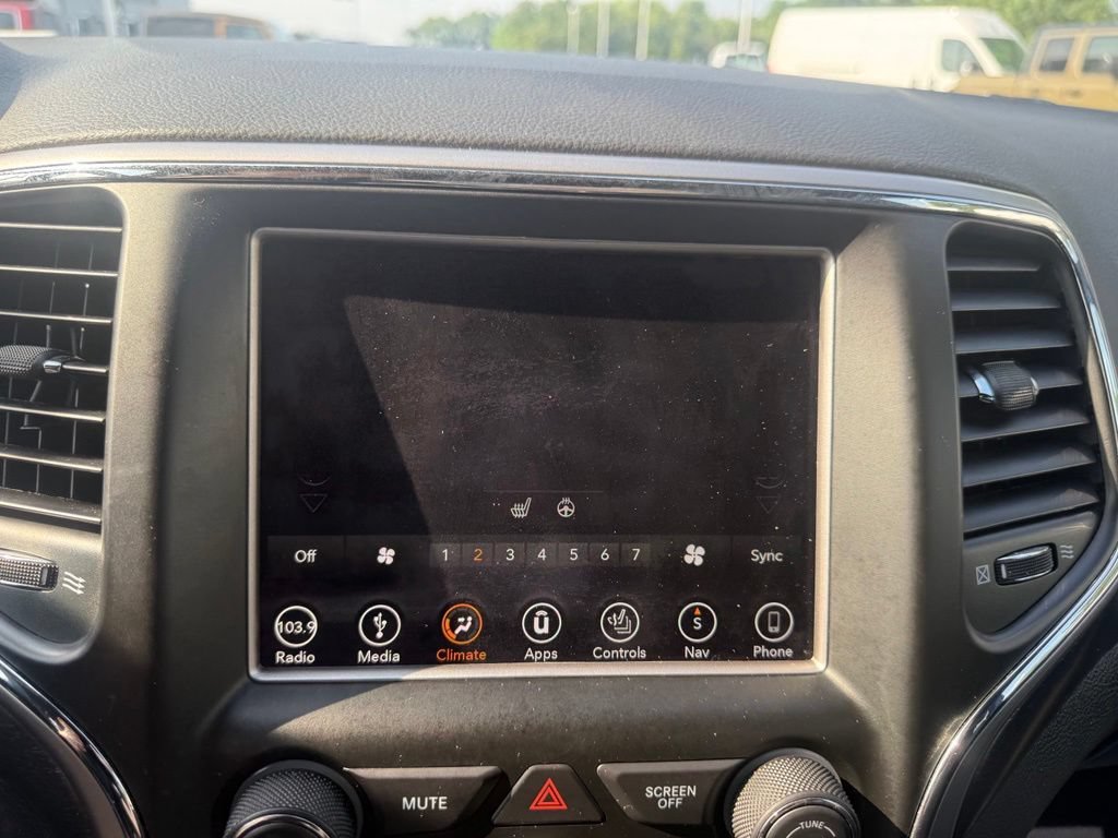 Used 2018 Jeep Grand Cherokee Altitude AWD/4WD image 22