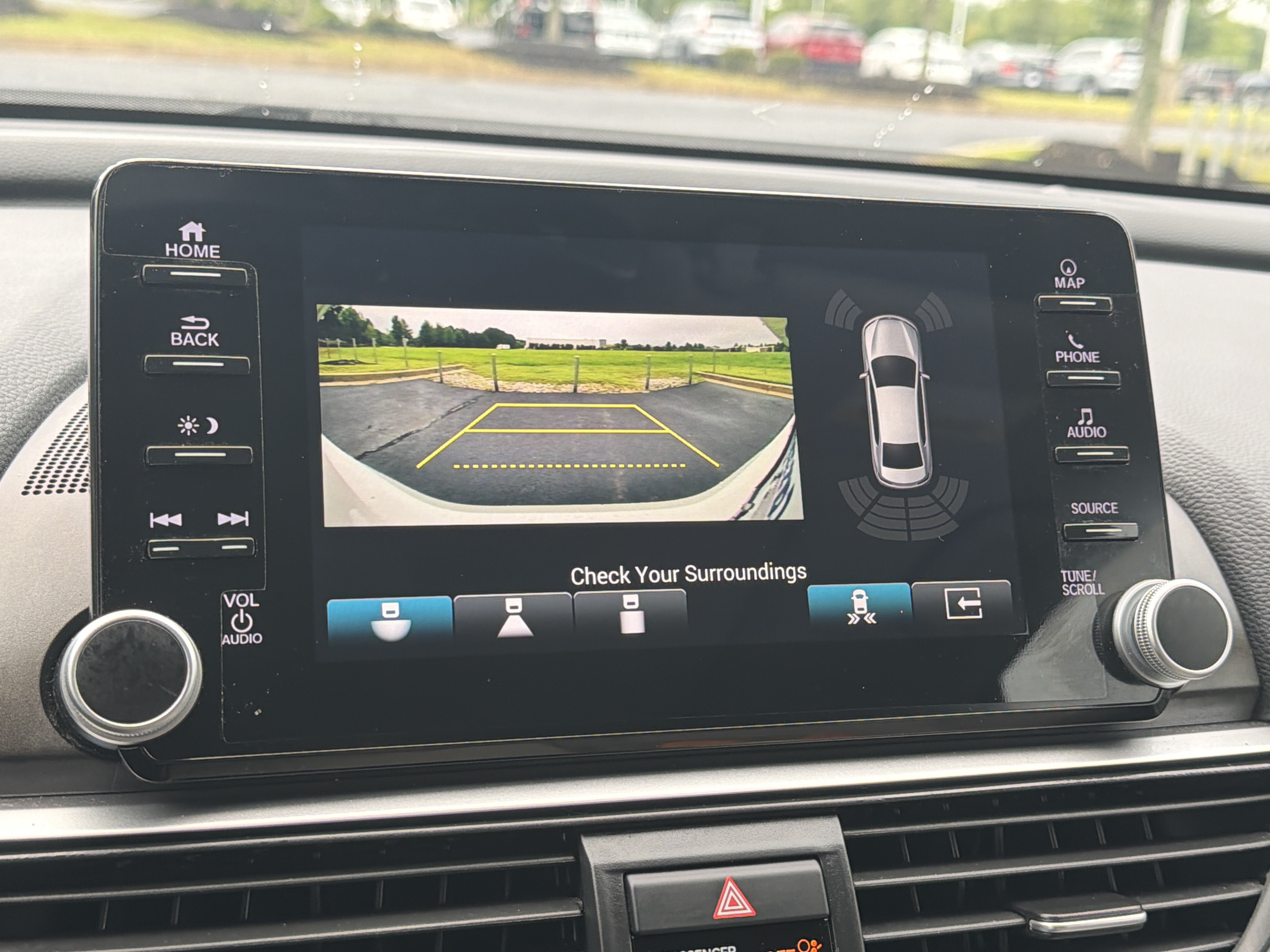Used 2018 Honda Accord Touring image 14