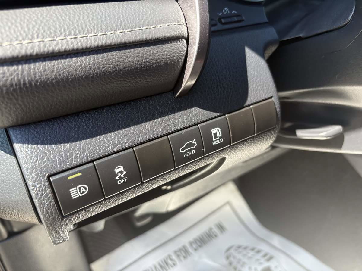 Used 2024 Toyota Camry SE image 24
