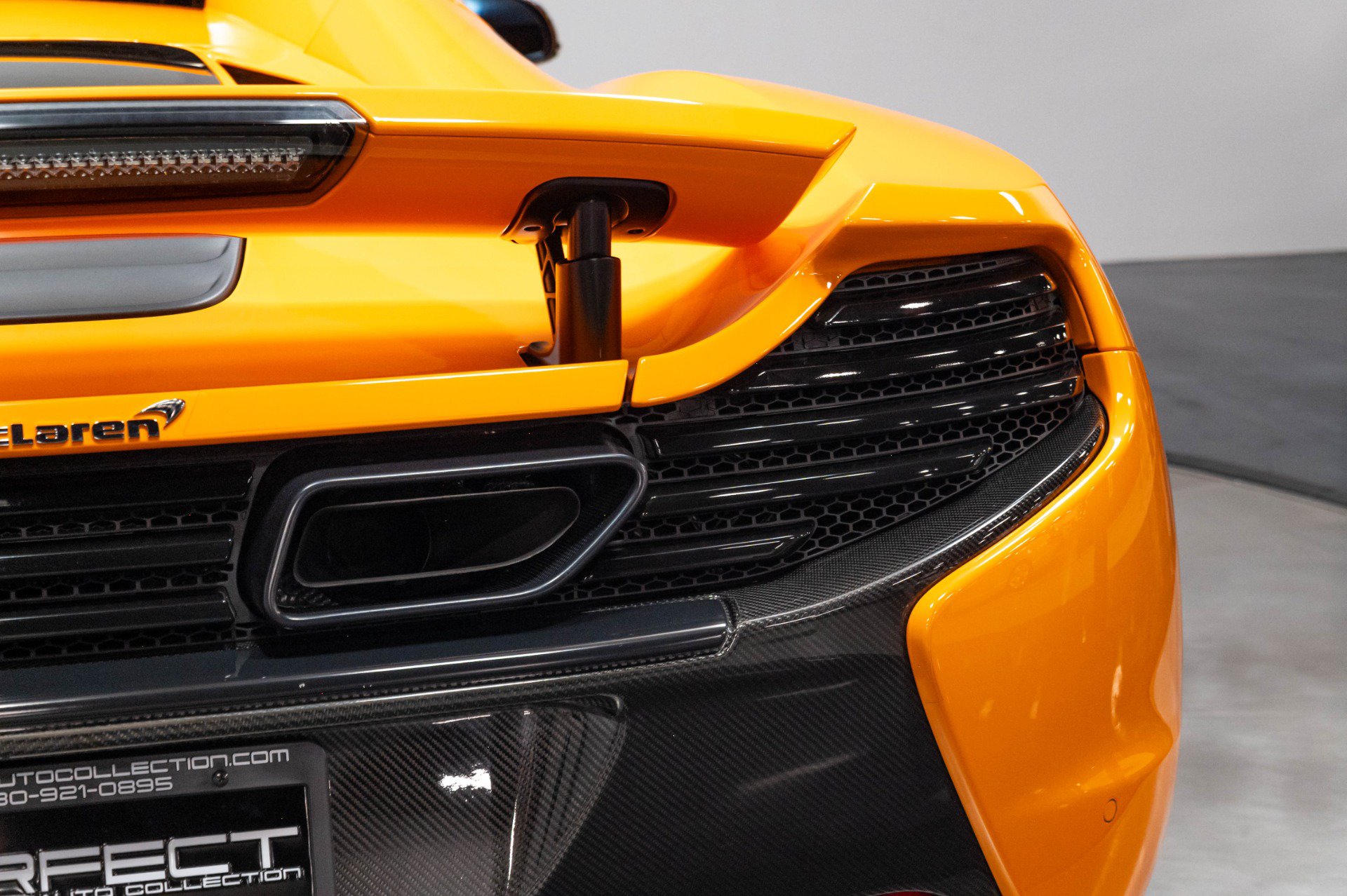 Used 2015 McLaren 650S Spider RWD image 73