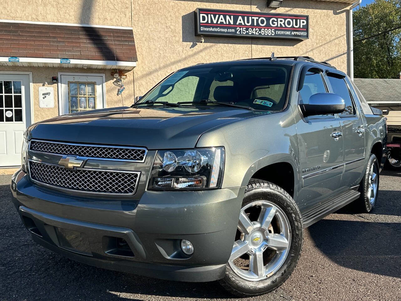 Used 2011 Chevrolet Avalanche LTZ