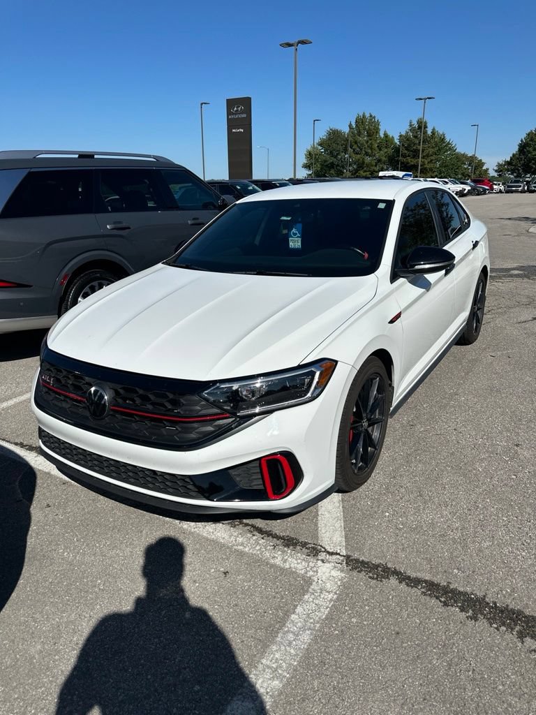 Used 2024 Volkswagen Jetta GLI 40th Anniversary Edition FWD image 10