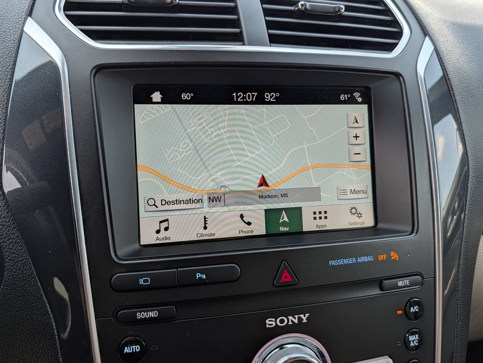 Used 2019 Ford Explorer Limited w/ Ford Safe & Smart Package FWD image 24