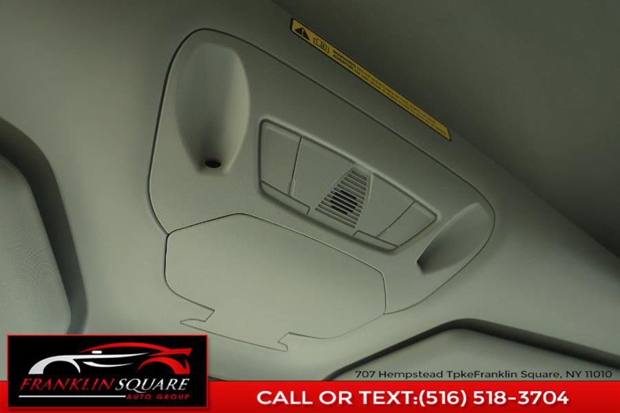 Used 2022 Ford Transit Connect XLT image 49