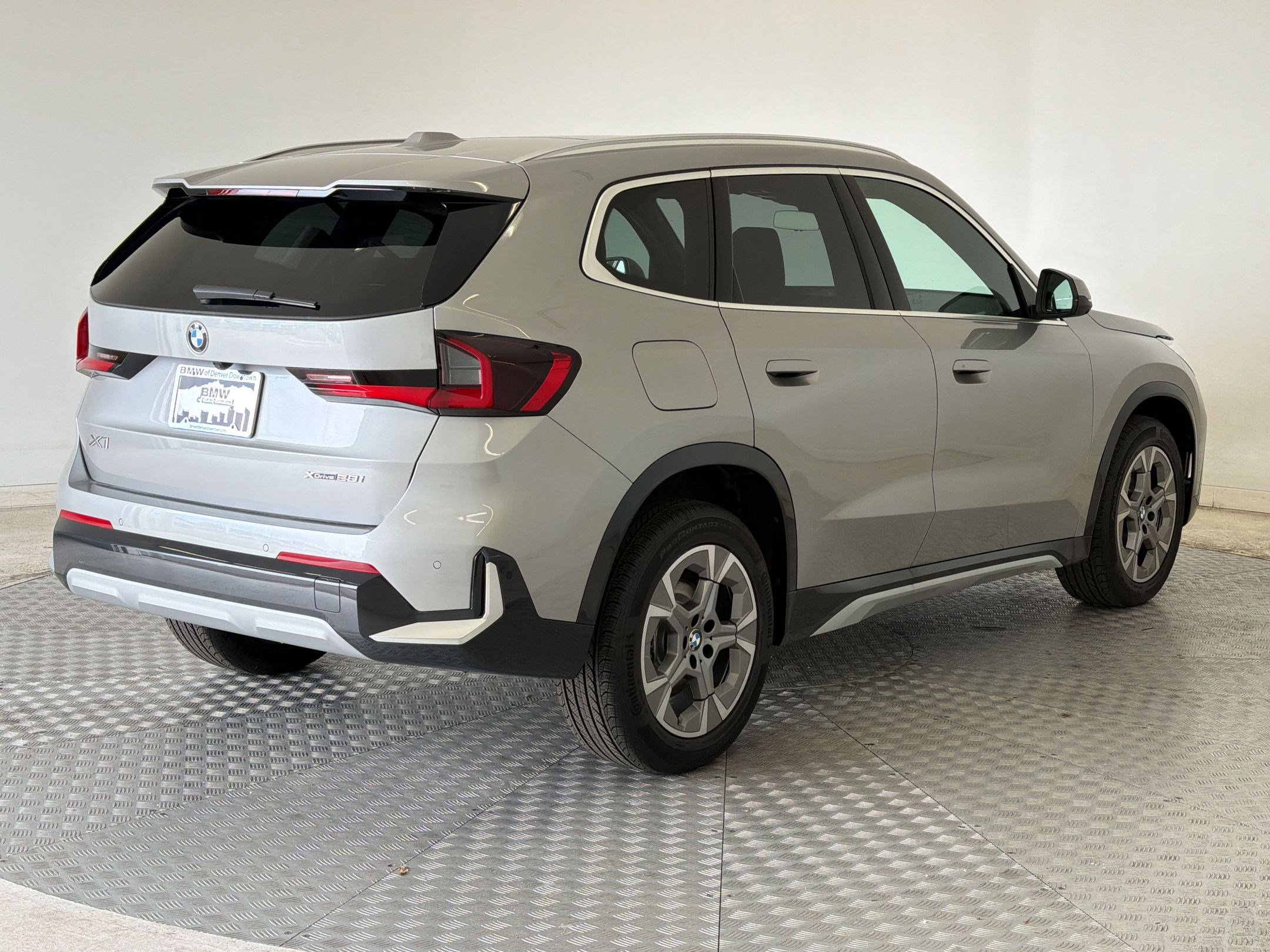New 2026 BMW X1 xDrive28i w/ Technology Package AWD/4WD image 9