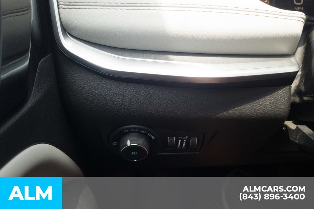 Used 2025 Jeep Compass Limited AWD/4WD image 31