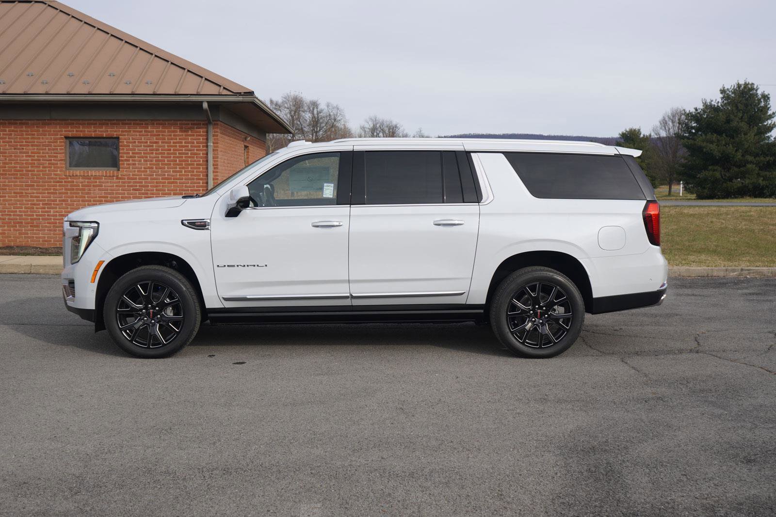 New 2026 GMC Yukon XL Denali w/ Sun & Power Step Package image 7