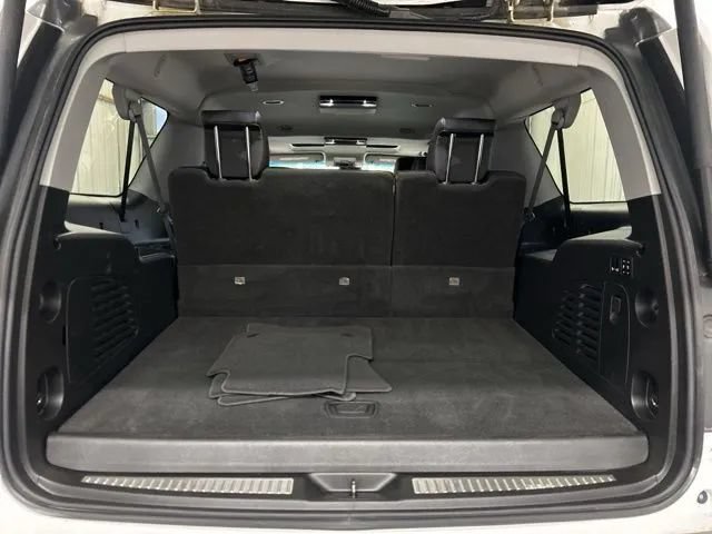 Used 2017 Chevrolet Suburban LT w/ LT Signature Package AWD/4WD image 17