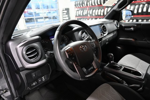 Used 2022 Toyota Tacoma TRD Off-Road image 21