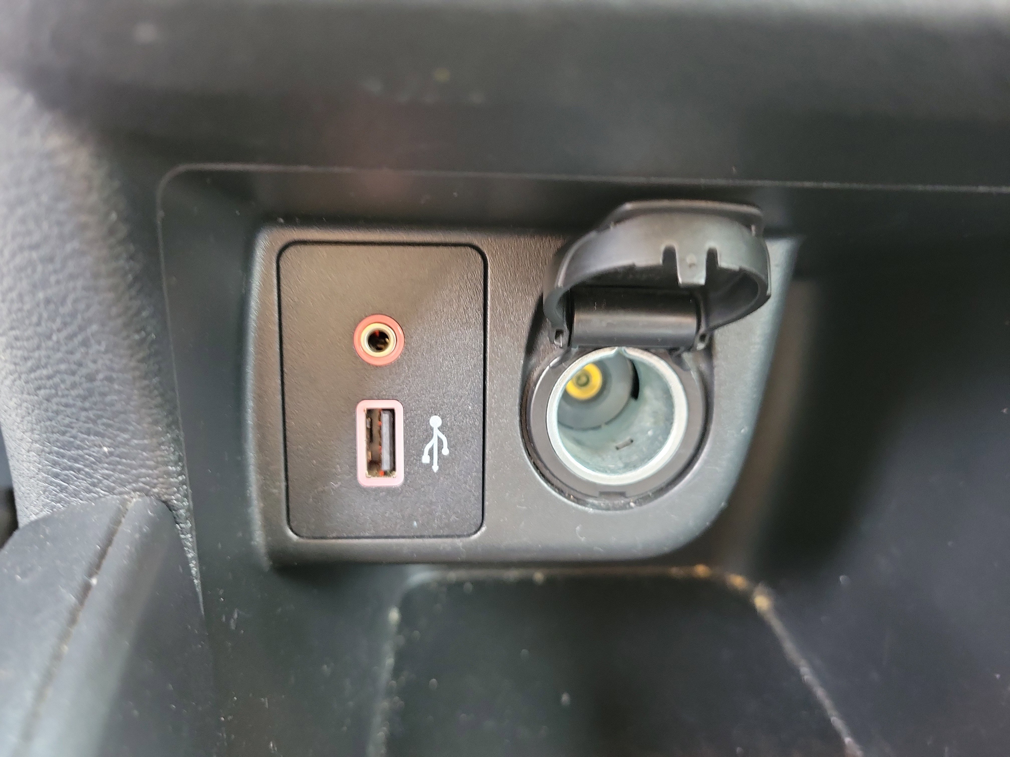 Used 2021 Nissan Versa SV image 18