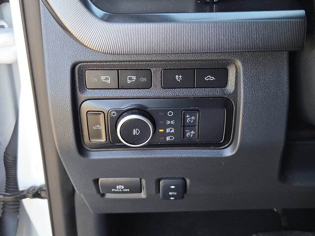 Used 2024 Ford F250 Platinum AWD/4WD image 32