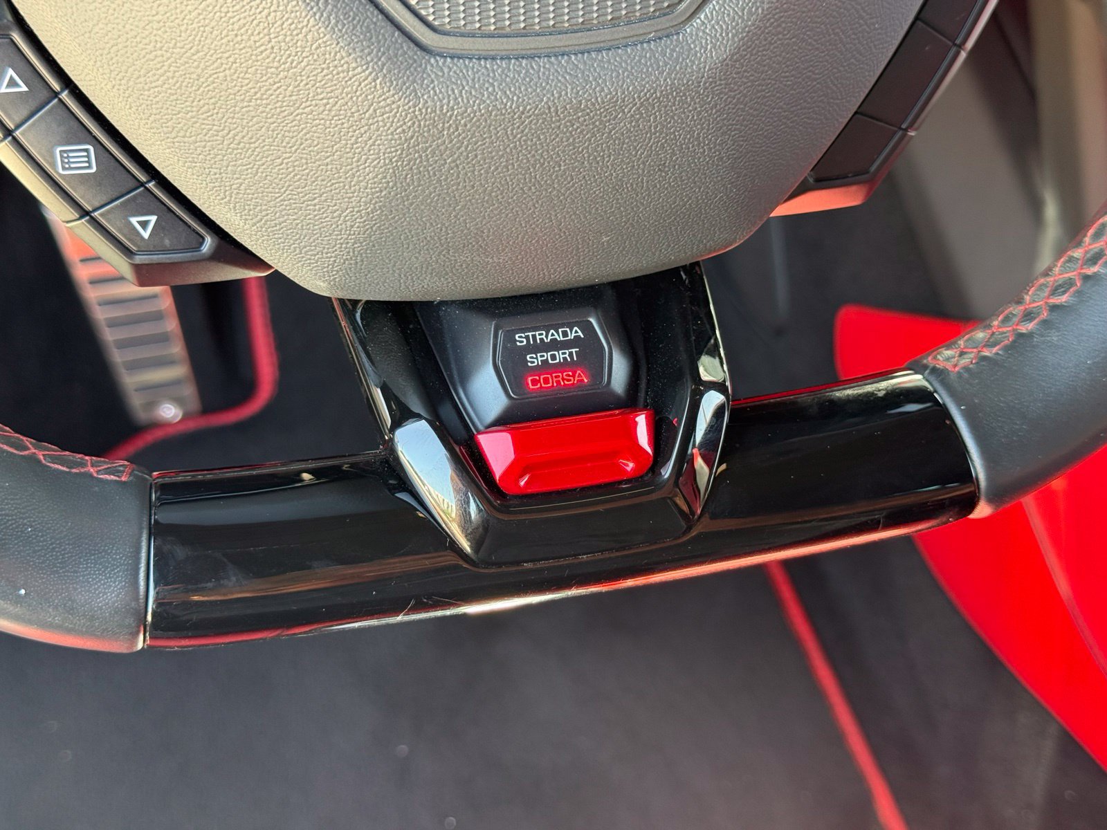 Used 2021 Lamborghini Huracan EVO RWD image 39