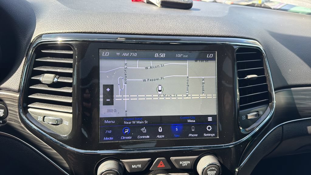 Used 2020 Jeep Grand Cherokee Limited w/ Luxury Group II AWD/4WD image 25