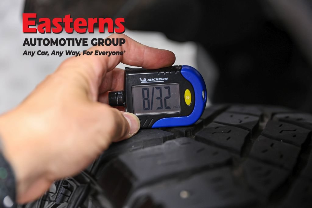 Used 2024 Jeep Wrangler Unlimited Sahara w/ Dual Top Group AWD/4WD image 27