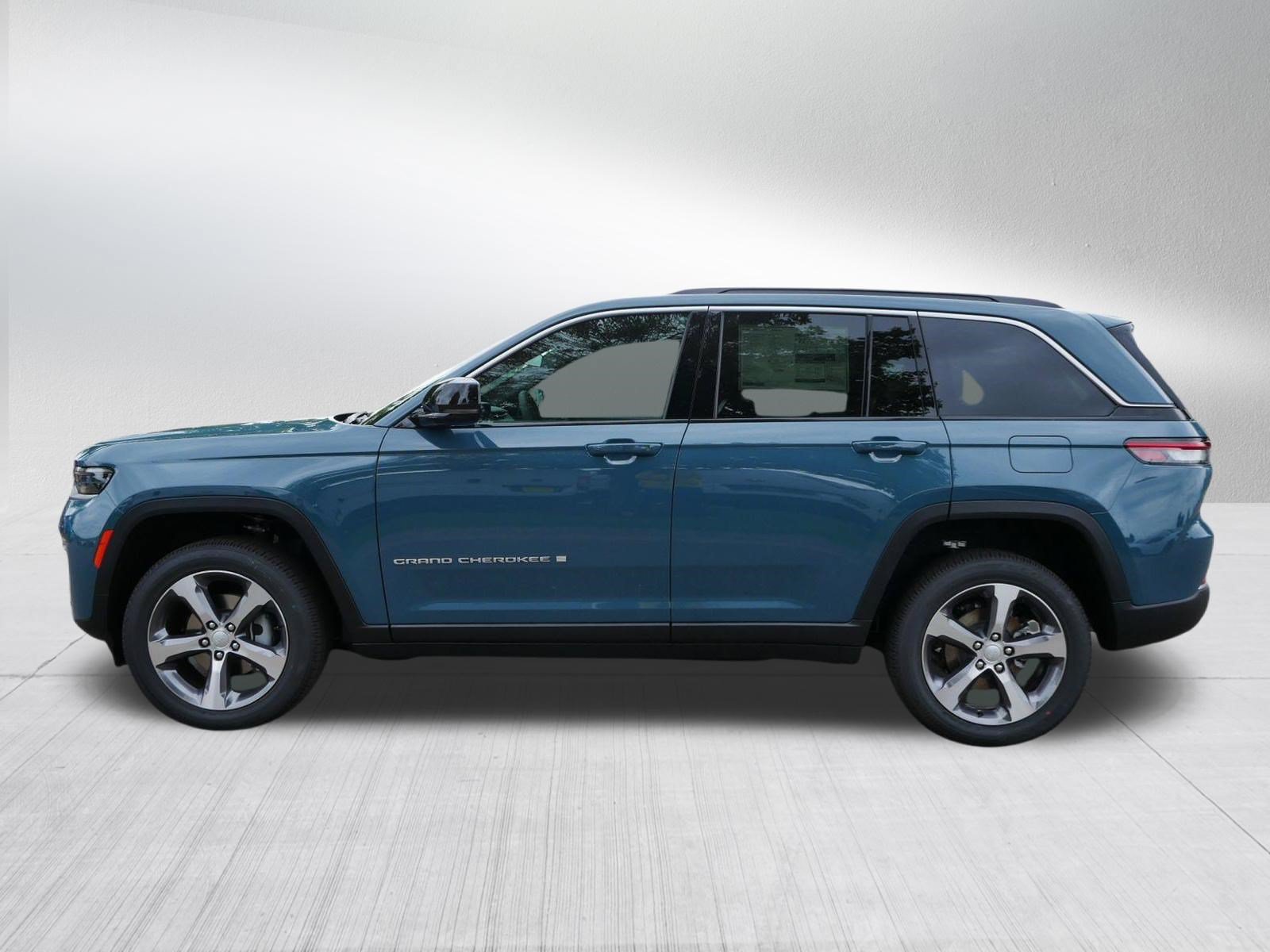 New 2026 Jeep Grand Cherokee Limited AWD/4WD image 4