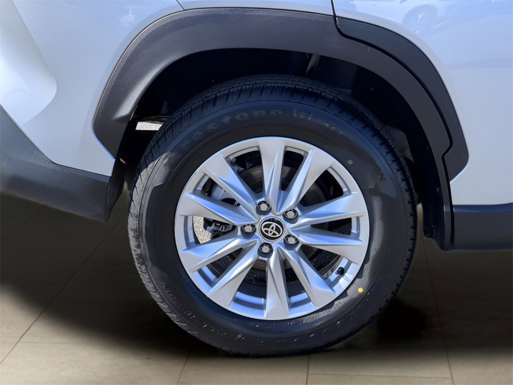 Used 2022 Toyota Corolla Cross LE image 39