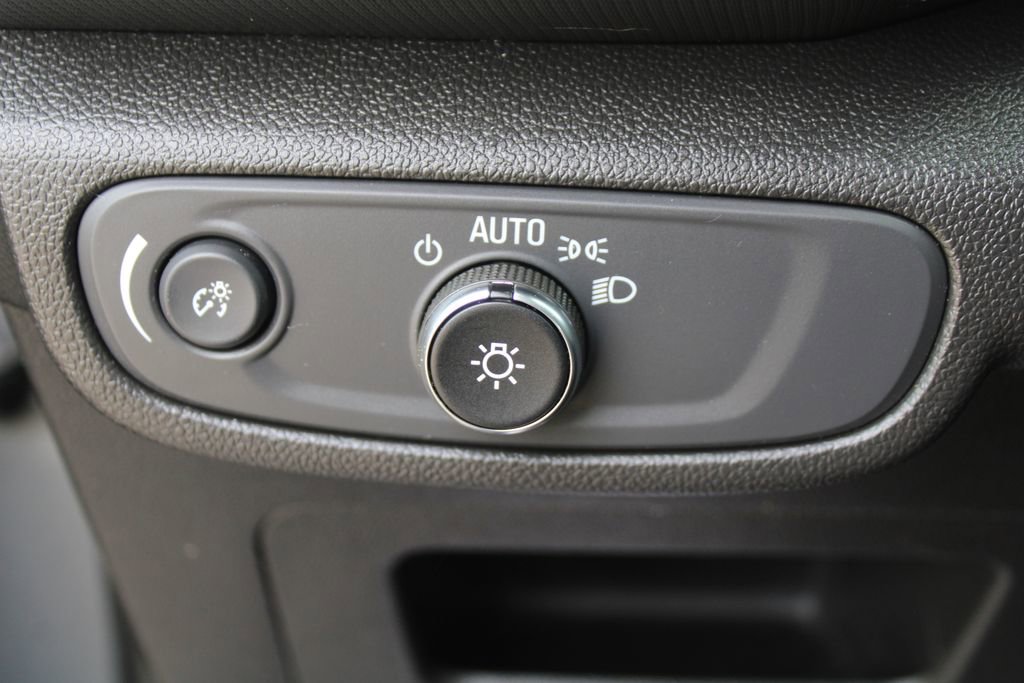 Used 2021 Chevrolet TrailBlazer LS image 24