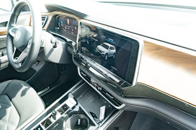 Certified 2025 Volkswagen Atlas SE FWD image 42