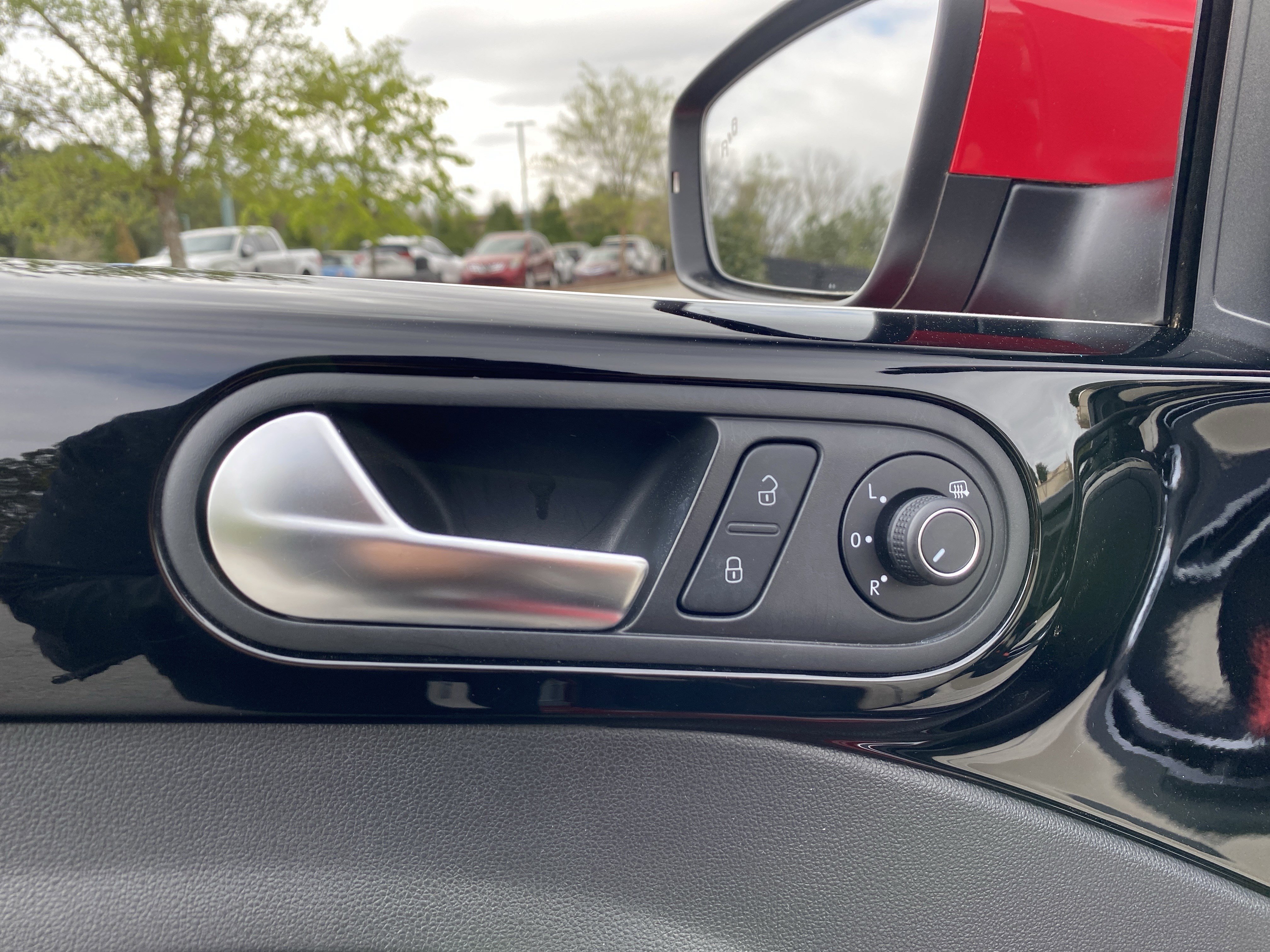 Used 2018 Volkswagen Beetle 2.0T Coast w/ Coast Lighting Package image 24