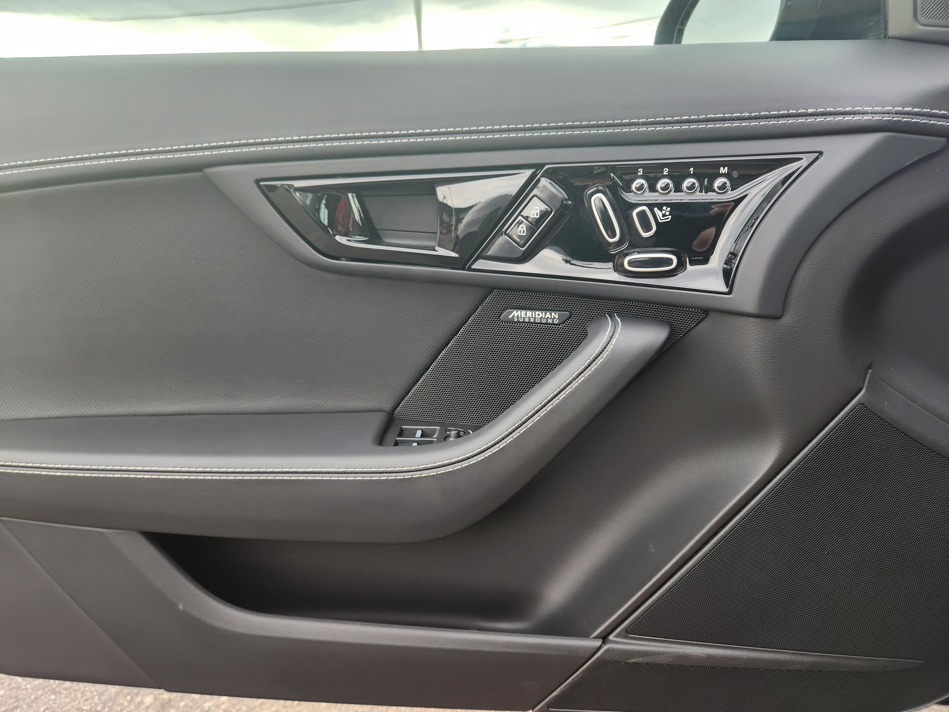 New 2024 Jaguar F-TYPE R image 11