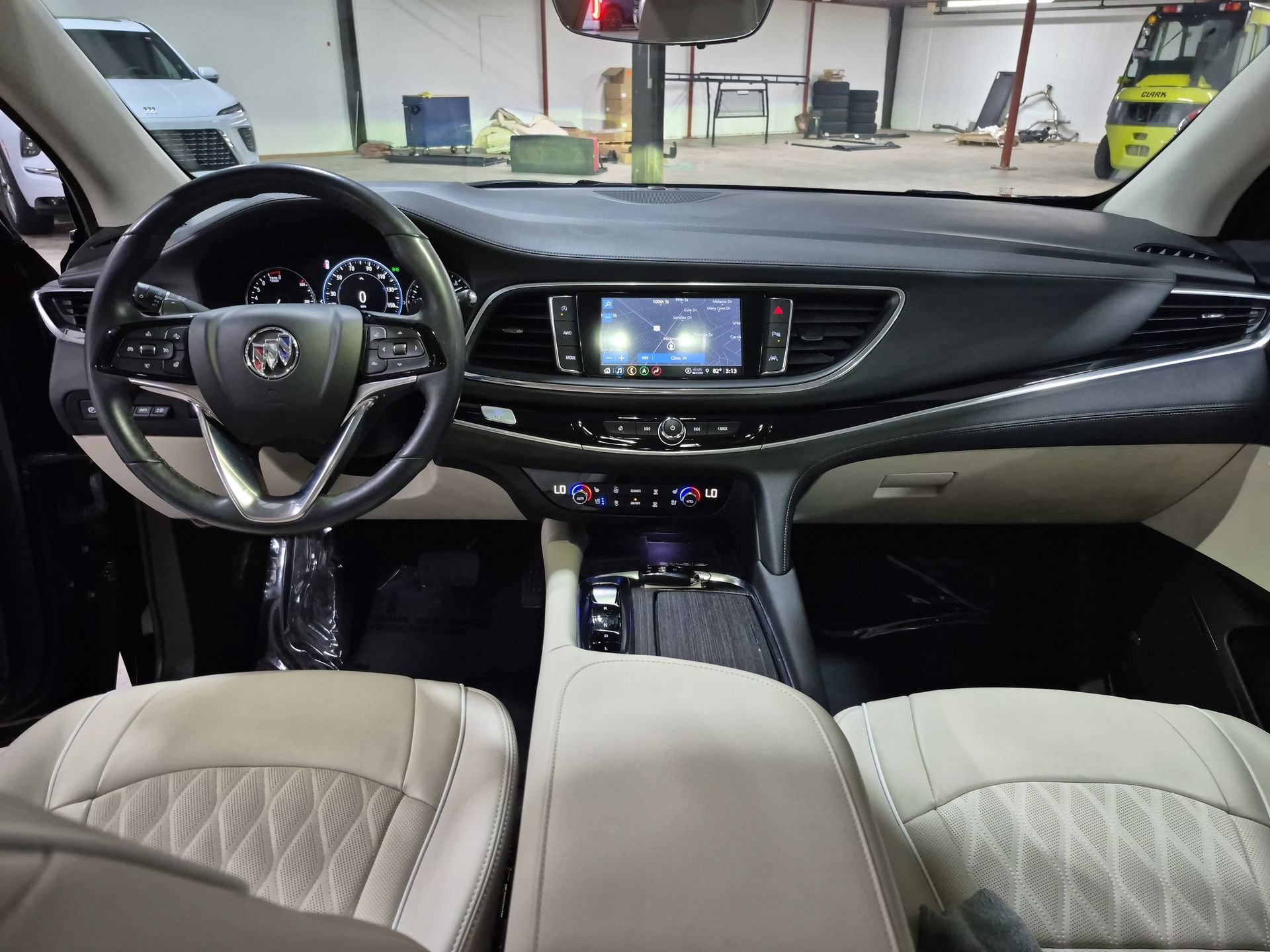 Used 2022 Buick Enclave Avenir w/ Avenir Technology Package AWD/4WD image 22