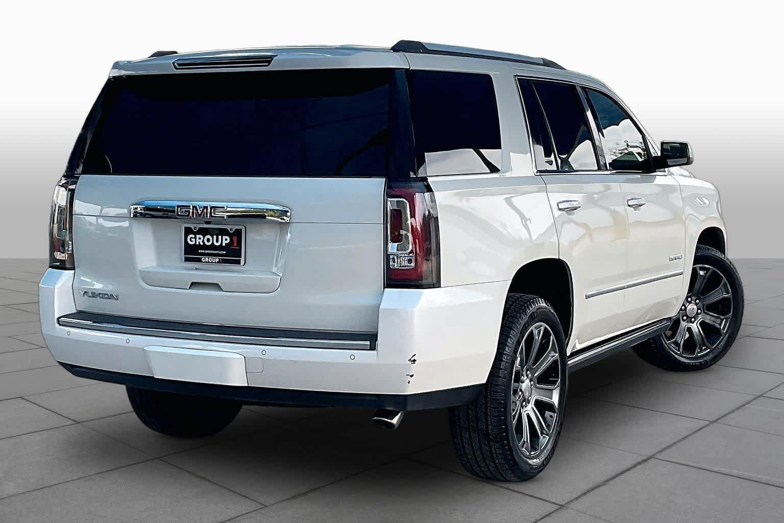 Used 2015 GMC Yukon Denali w/ Premium Package RWD image 11