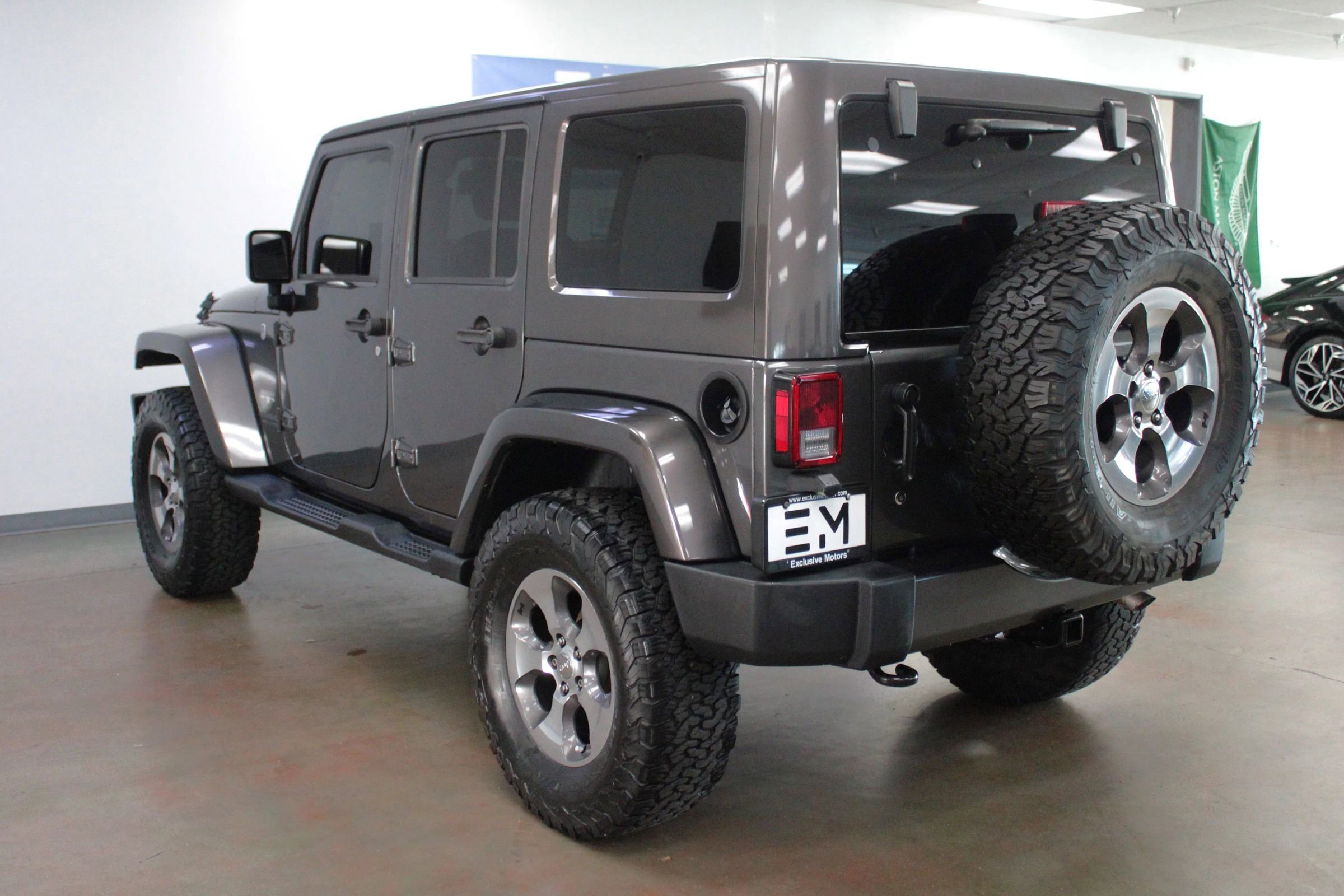 Used 2017 Jeep Wrangler Unlimited Sahara image 7