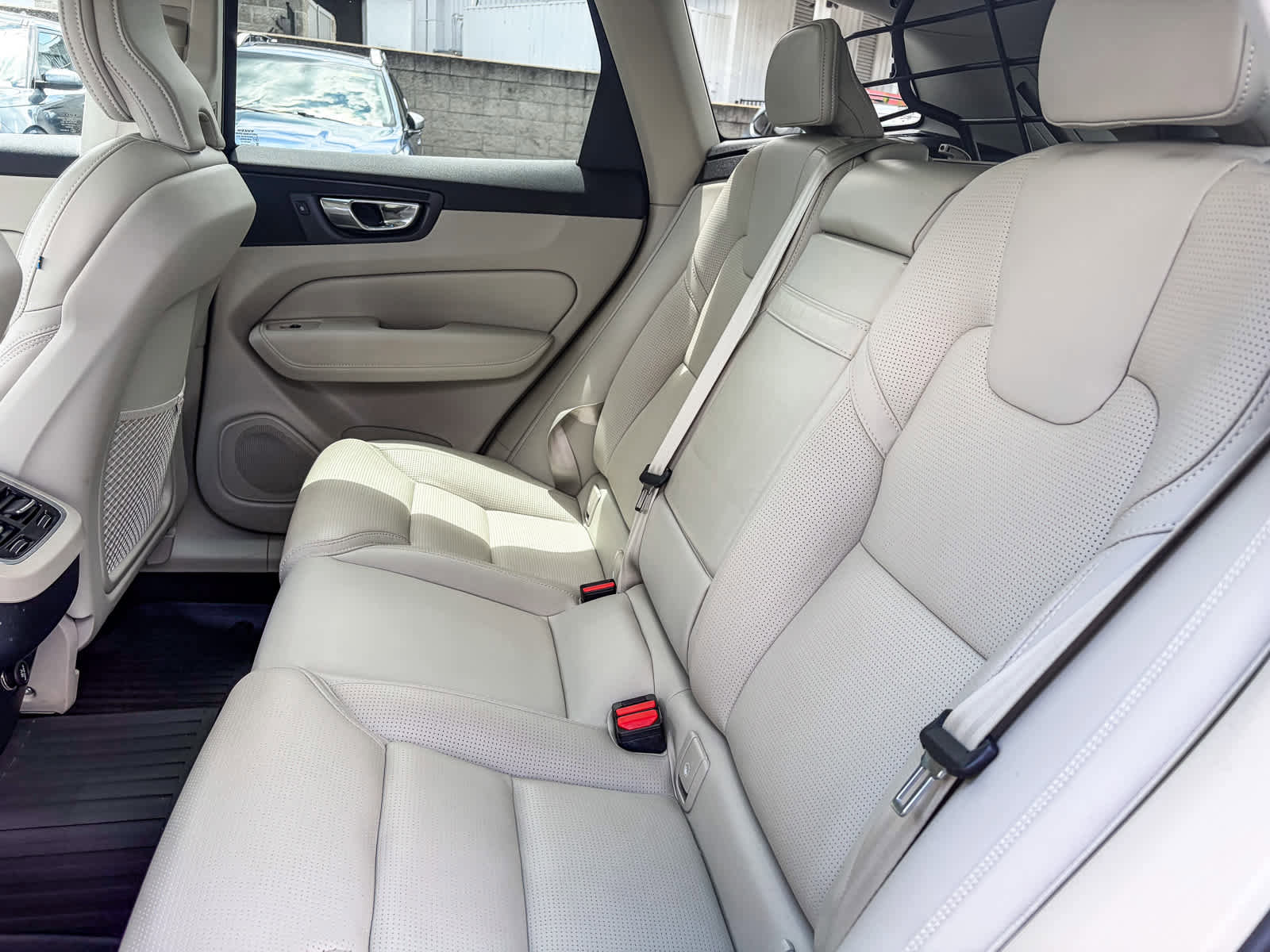 Used 2020 Volvo XC60 T6 Inscription w/ Protection Package AWD/4WD image 17
