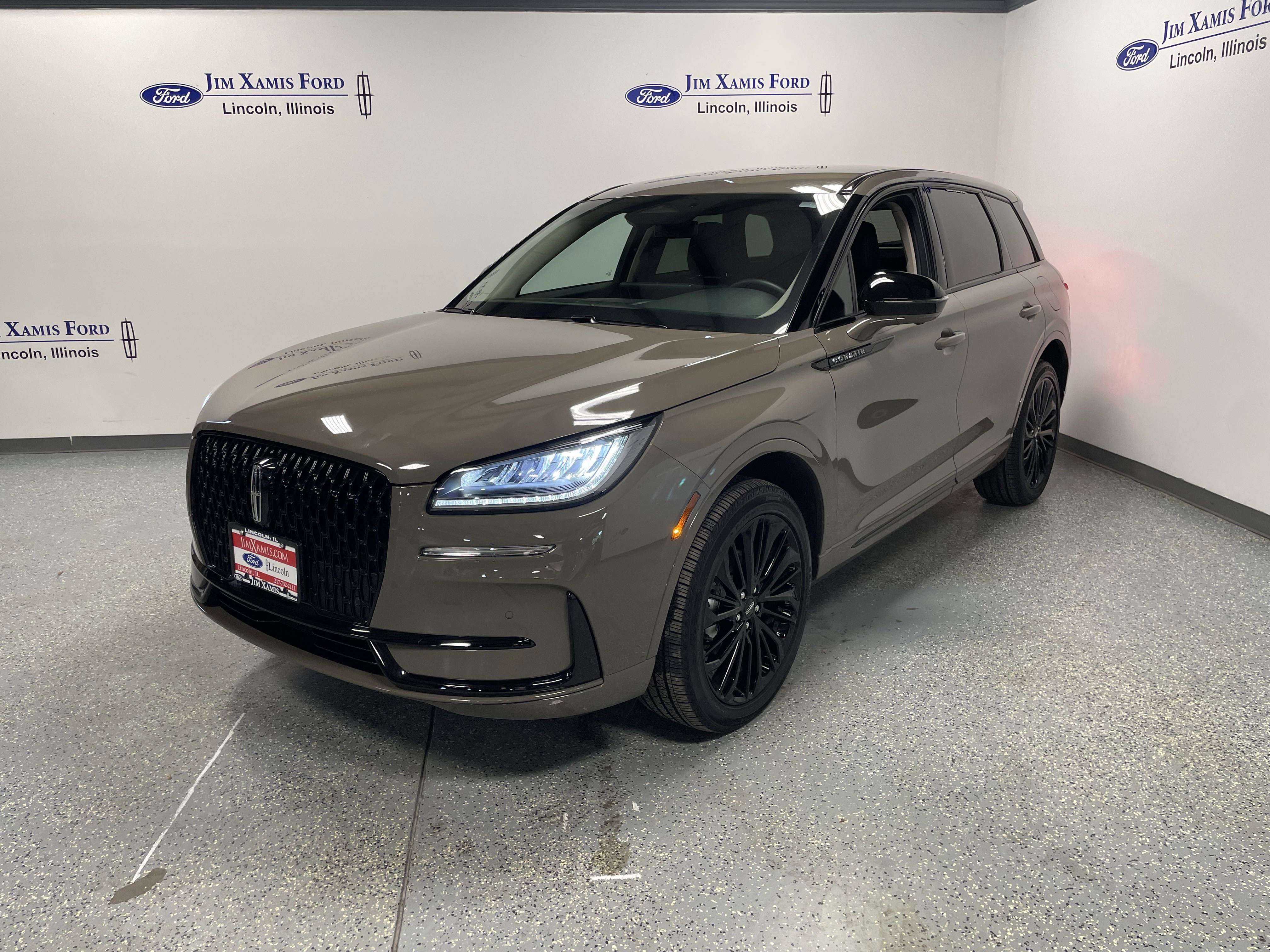 Used 2025 Lincoln Corsair AWD w/ Equipment Group 101A image 3