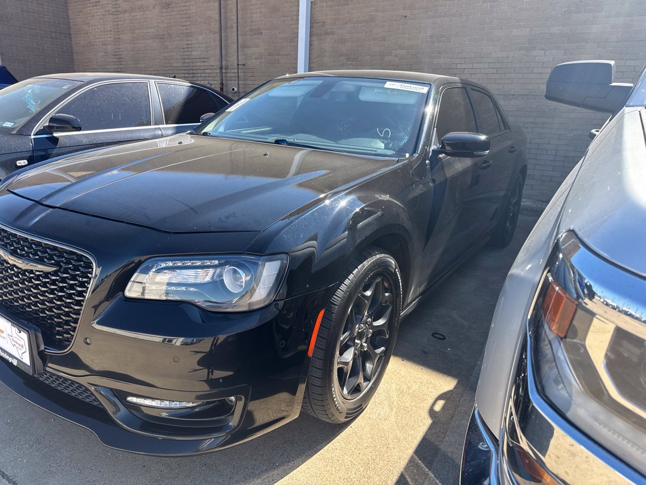 Used 2022 Chrysler 300 Touring L w/ Popular Equipment Group AWD/4WD image 1