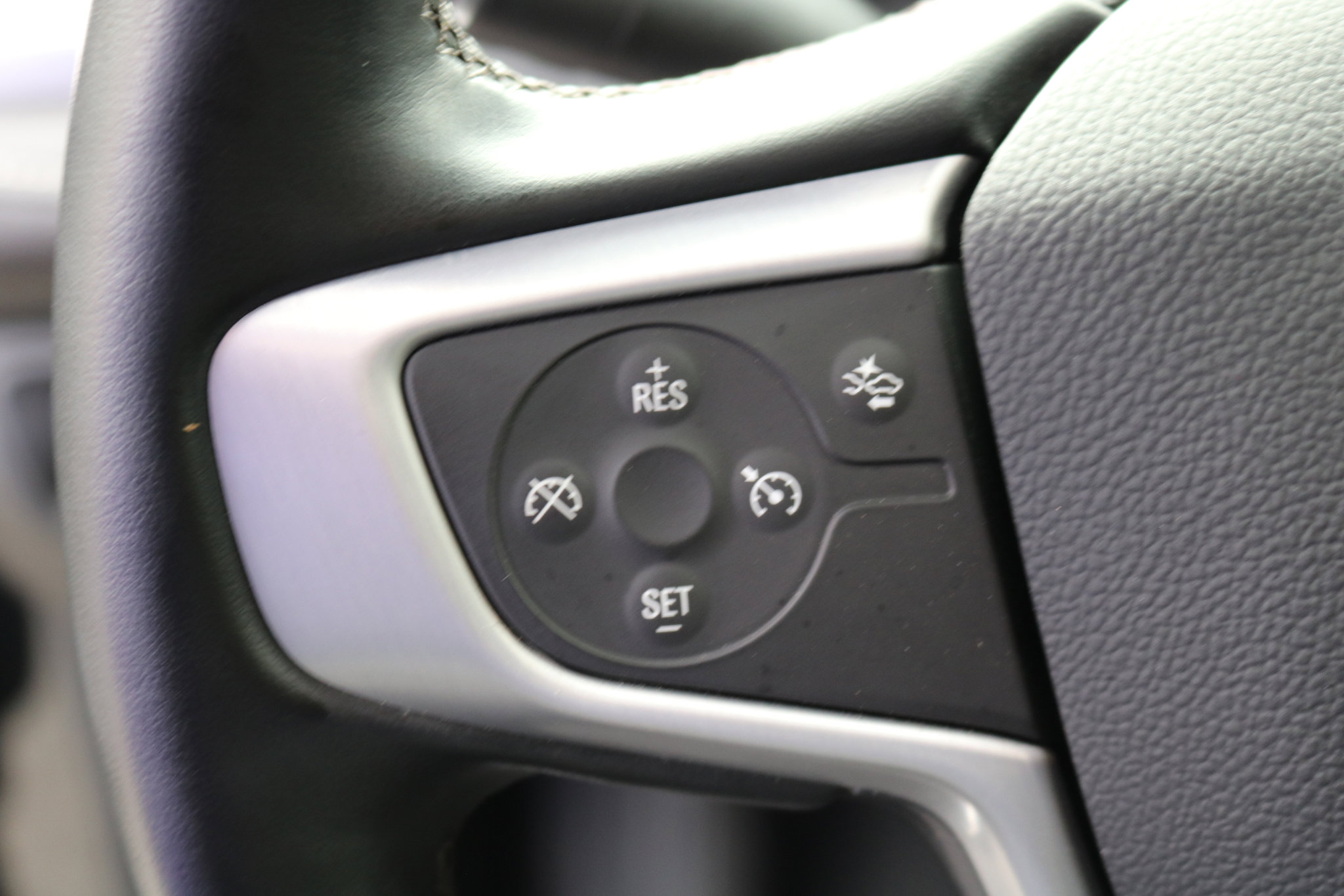 Used 2023 GMC Acadia SLT image 20
