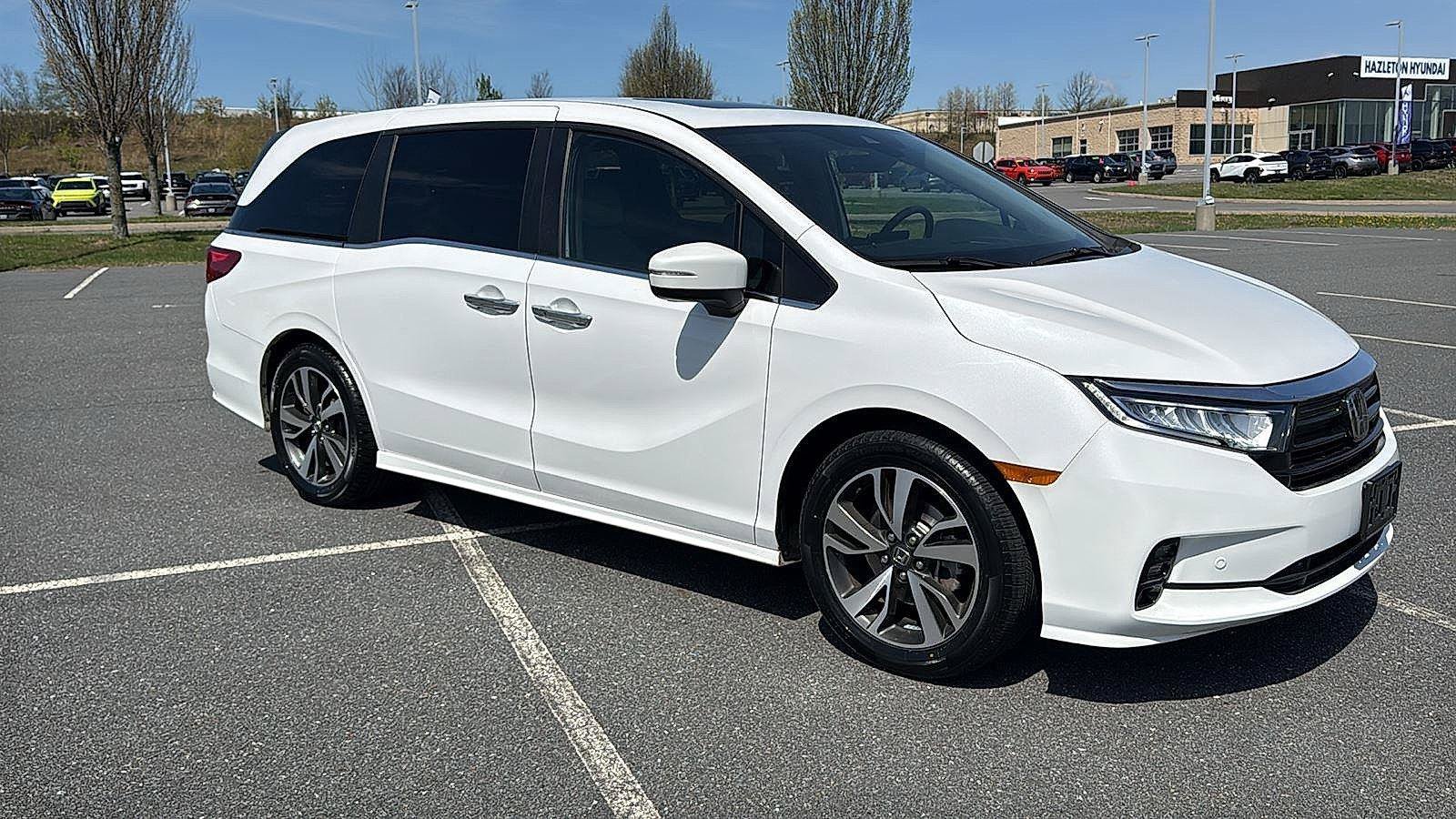 Used 2024 Honda Odyssey Touring image 2