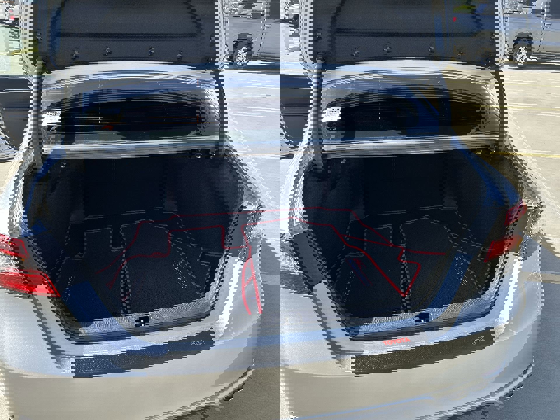 Used 2024 Toyota Camry SE image 20