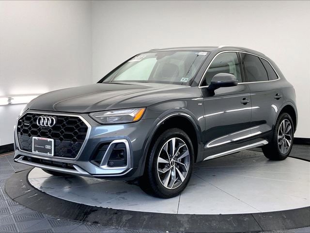Certified 2023 Audi Q5 2.0T Premium Plus w/ Premium Plus Package AWD/4WD image 2
