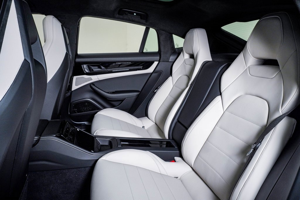 New 2026 Porsche Panamera GTS image 18