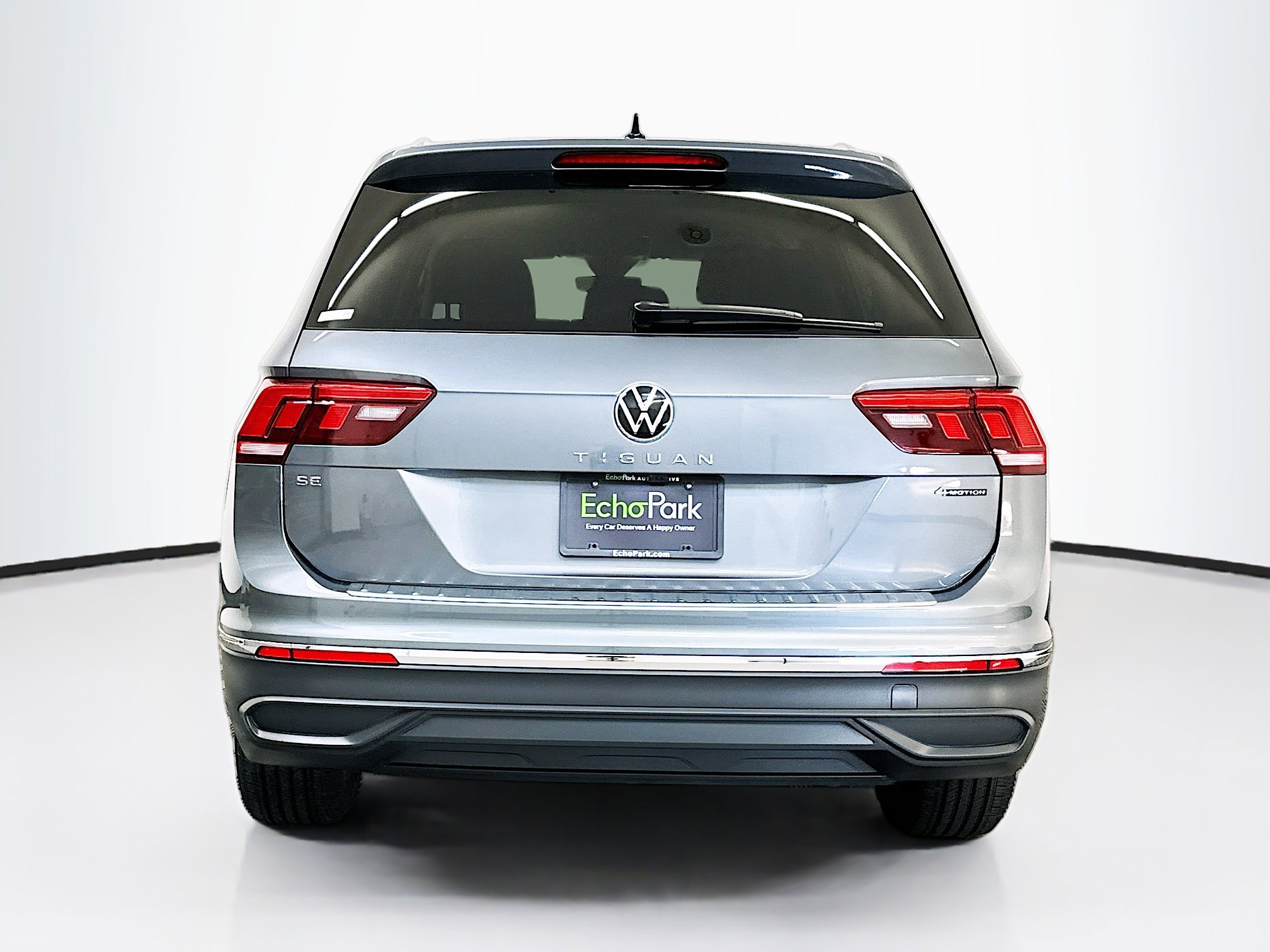 Used 2024 Volkswagen Tiguan SE w/ MDO Package, Two-Row image 7
