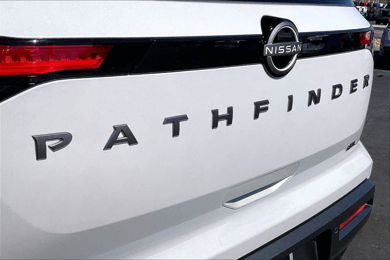 New 2026 Nissan Pathfinder SL FWD image 13