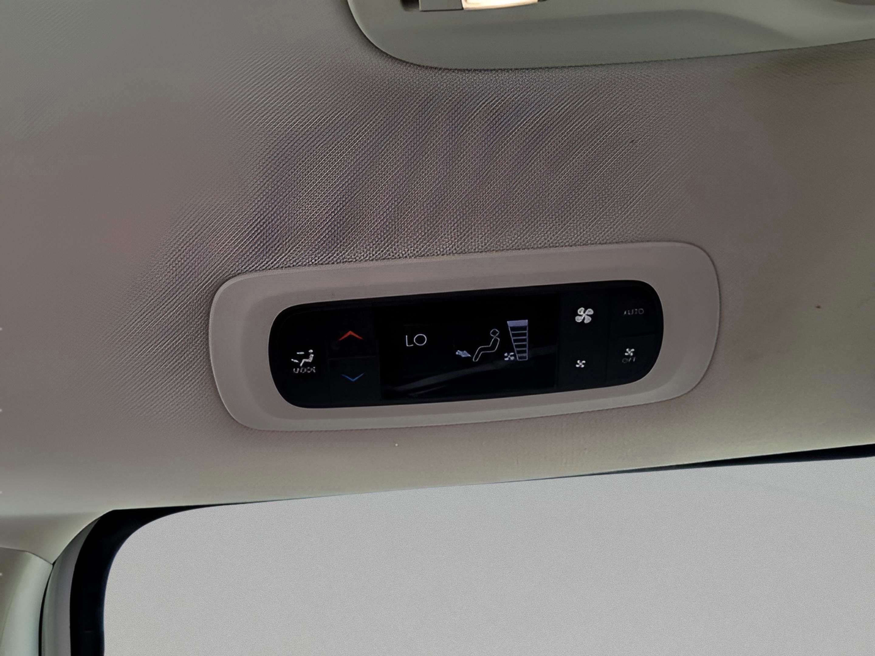 Used 2019 Chrysler Pacifica Touring Plus image 17