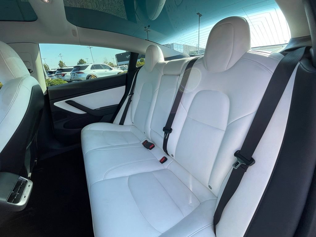 Used 2020 Tesla Model 3 Standard Range RWD image 24
