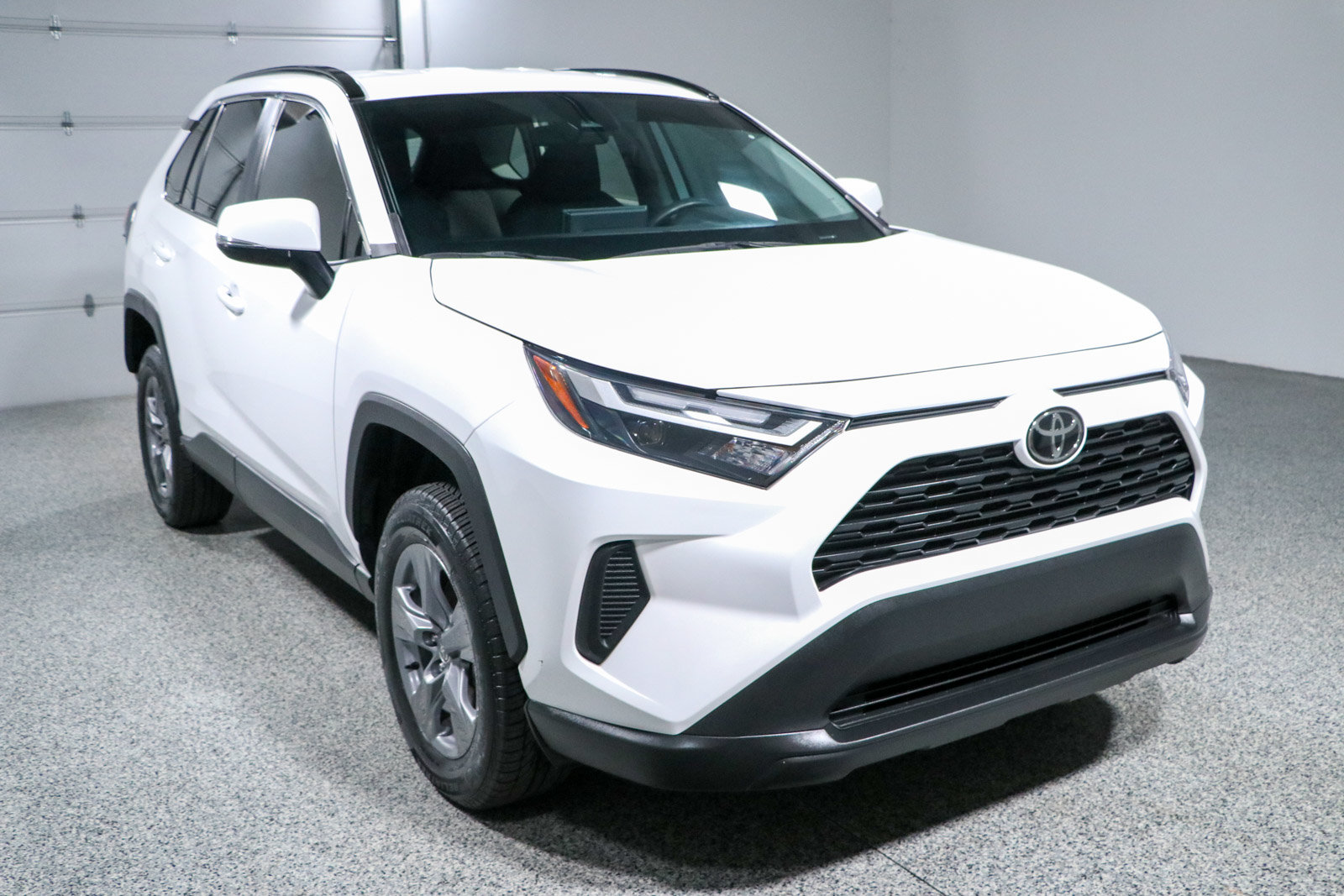 Used 2022 Toyota RAV4 XLE FWD image 5