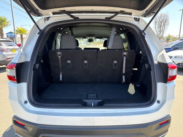 Used 2025 Honda Pilot Sport image 13