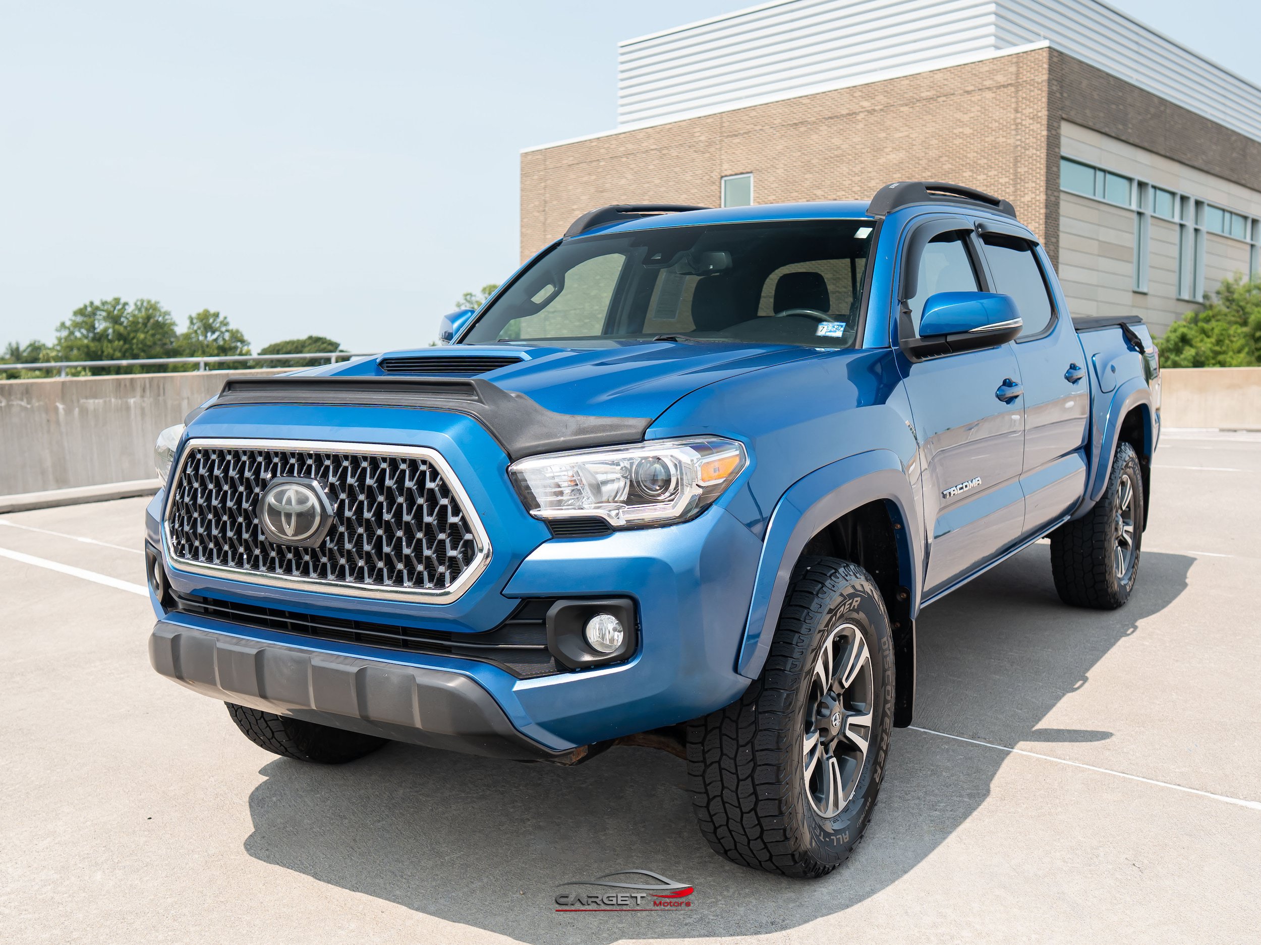 Used 2018 Toyota Tacoma TRD Sport AWD/4WD image 3