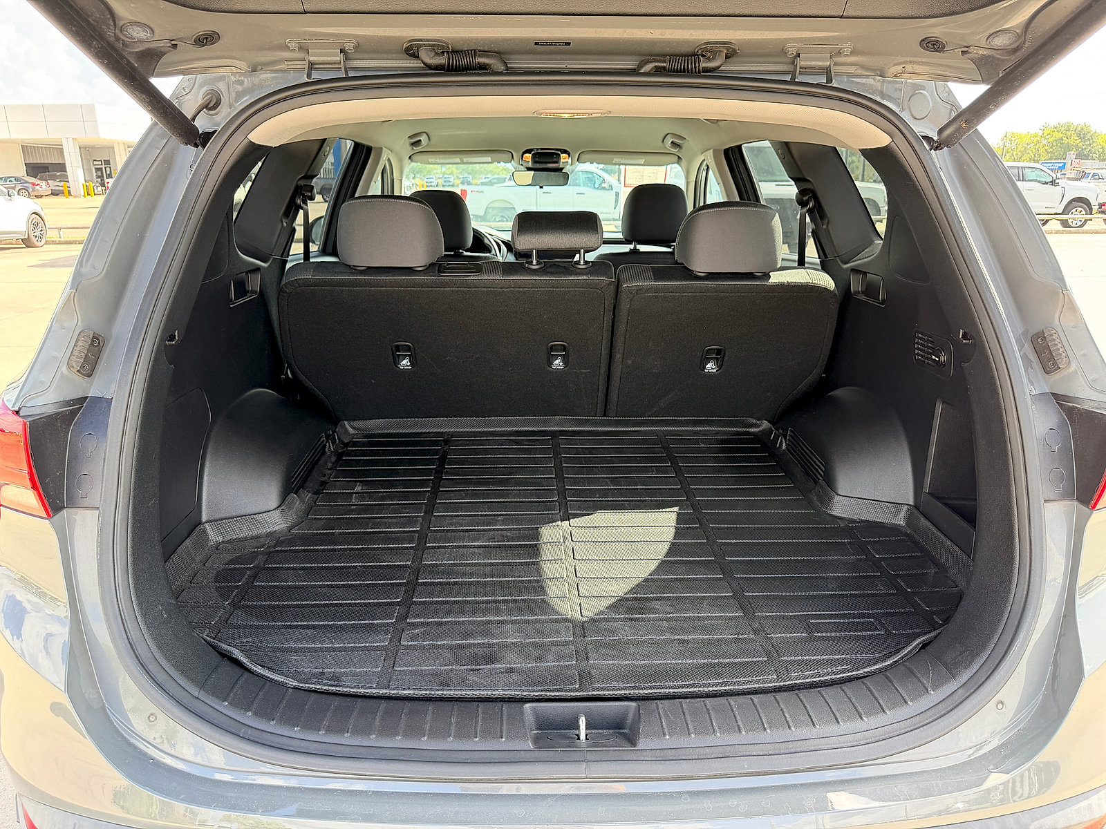 Used 2023 Hyundai Santa Fe SEL FWD image 18