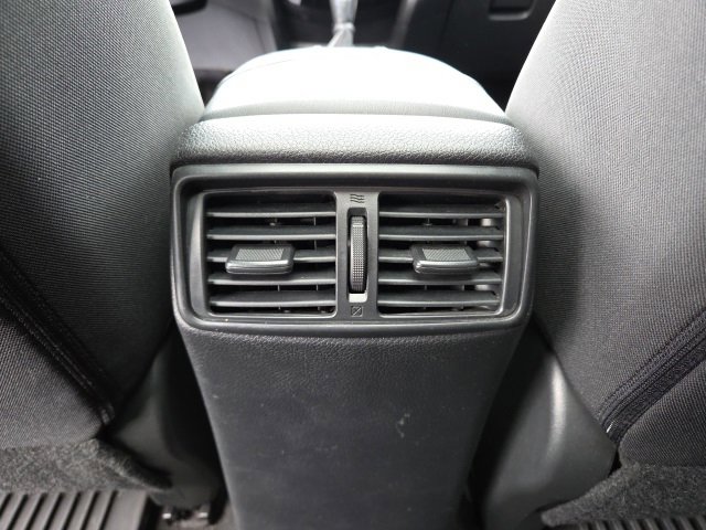 Used 2017 Nissan Rogue SV image 42