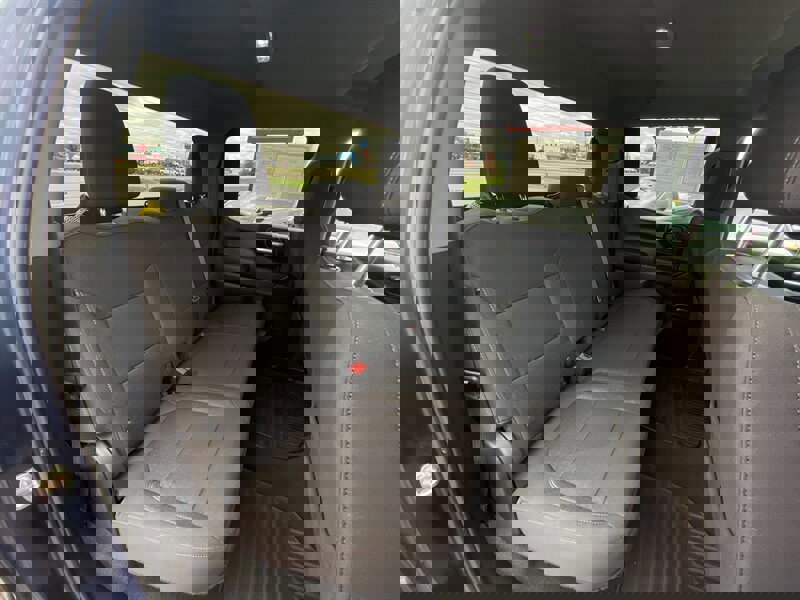 Used 2021 Chevrolet Silverado 1500 LT image 15