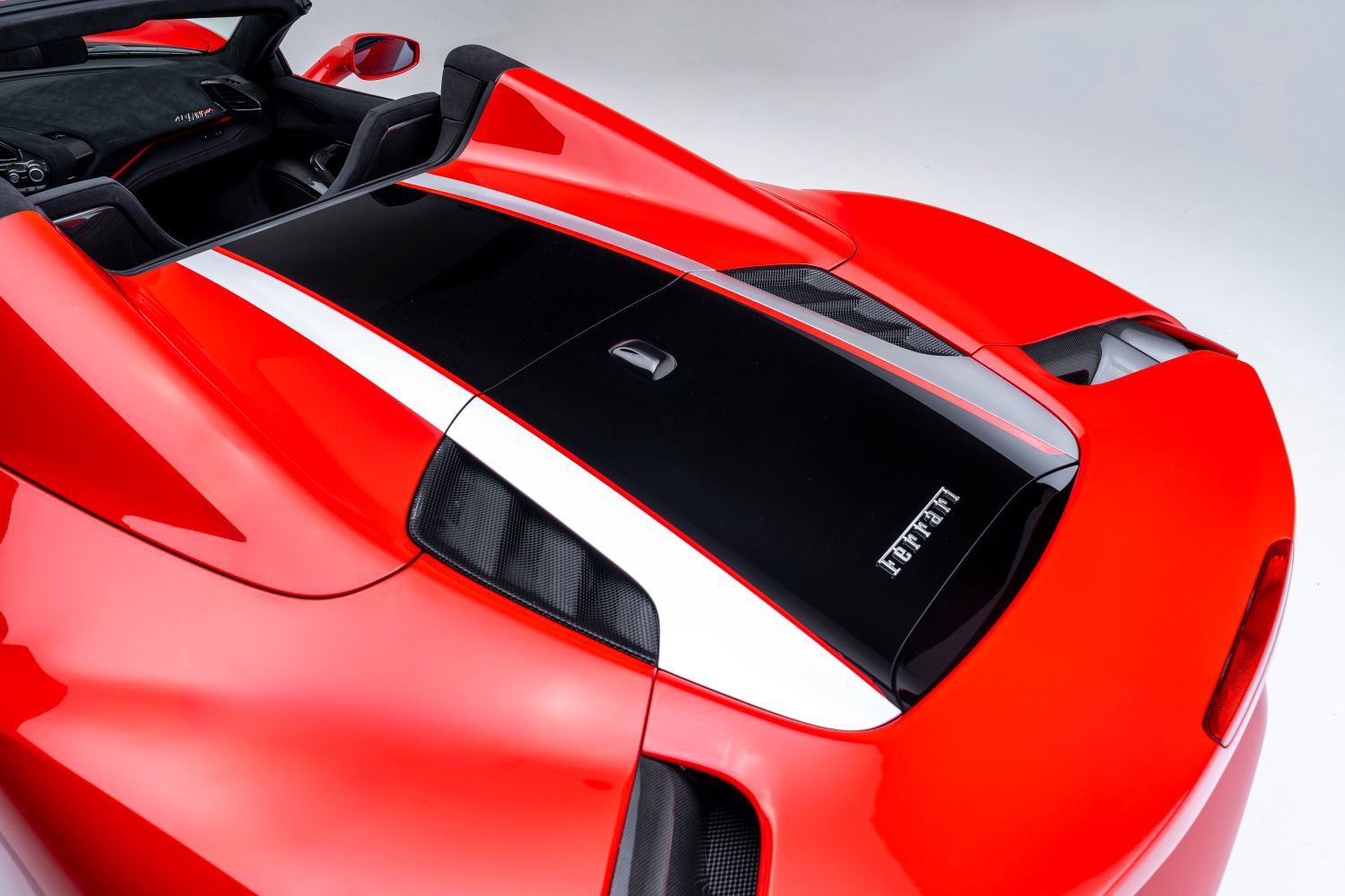 Used 2020 Ferrari 488 Pista Spider image 34