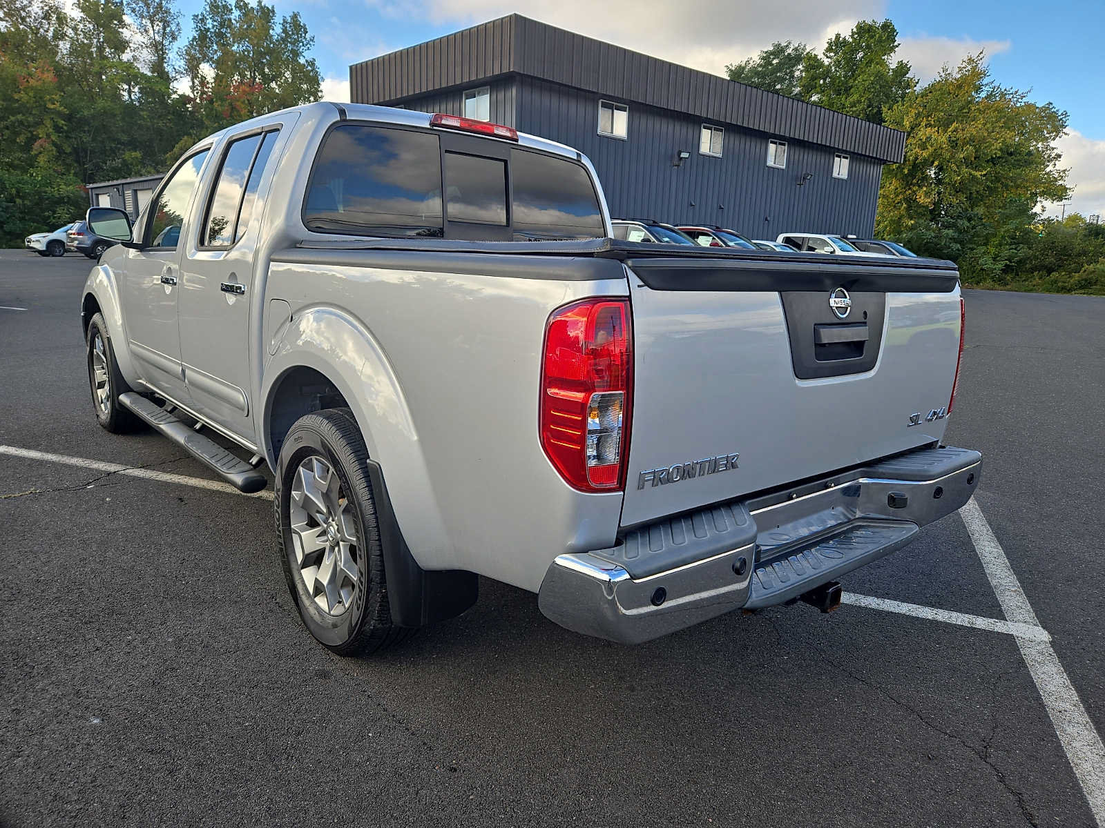Used 2019 Nissan Frontier SL AWD/4WD image 6
