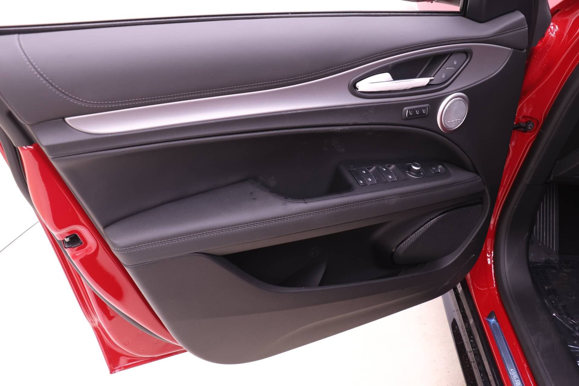 New 2026 Alfa Romeo Stelvio Sprint image 11